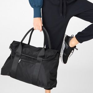Fabletics Grip Pocket Tote in Black